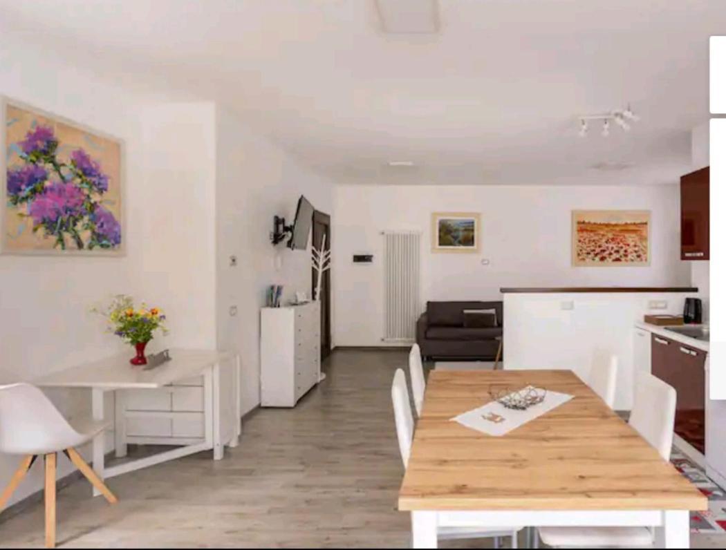 Iris Home Camblione Bagian luar foto
